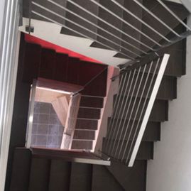 K.P. Carpintería Metálica escaleras largas